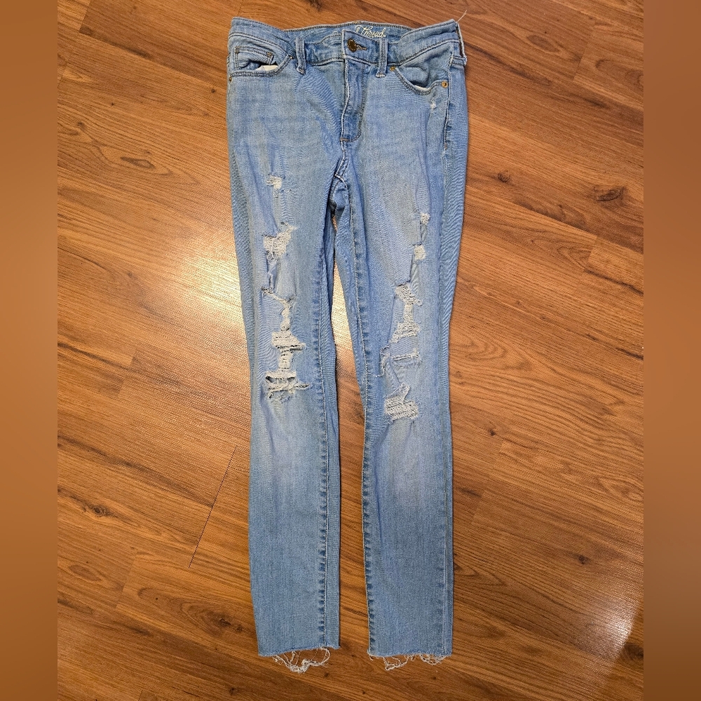Universal Thread Junior Jeans